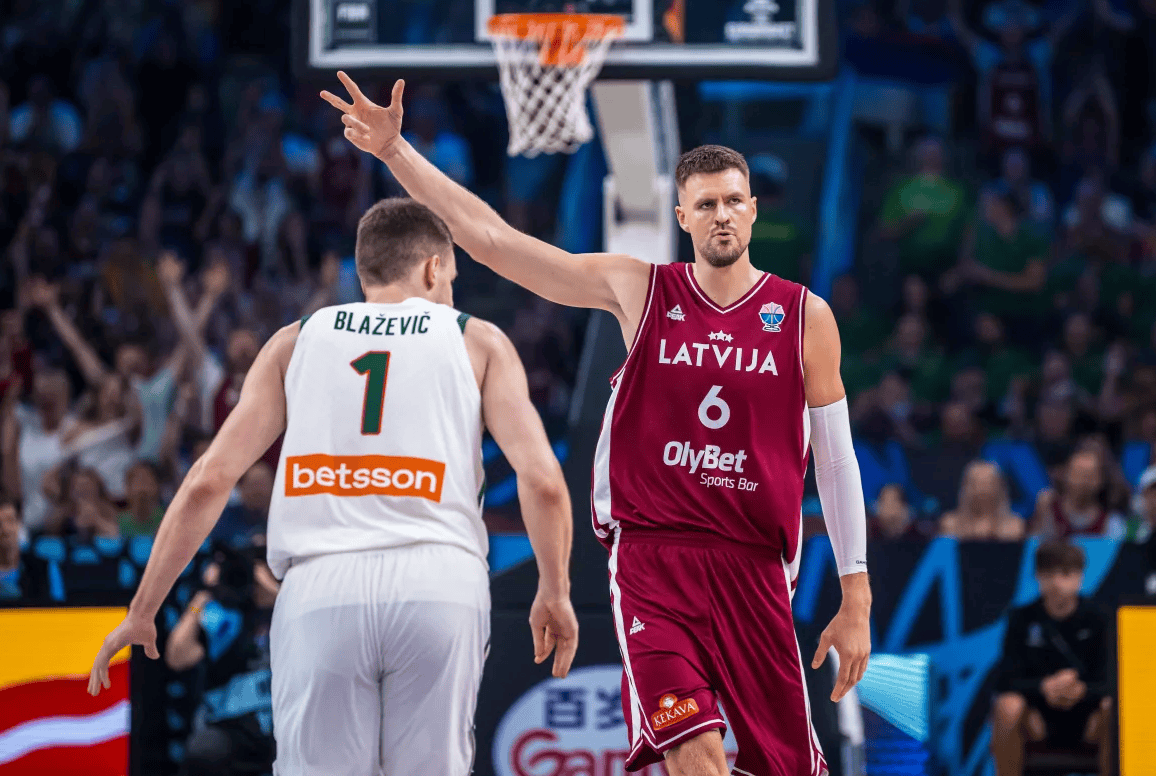 包含里程碑夜！波尔图遗憾出局，欧篮联国际比赛日刷纪录，管理层满意，年轻球员得到机会的词条