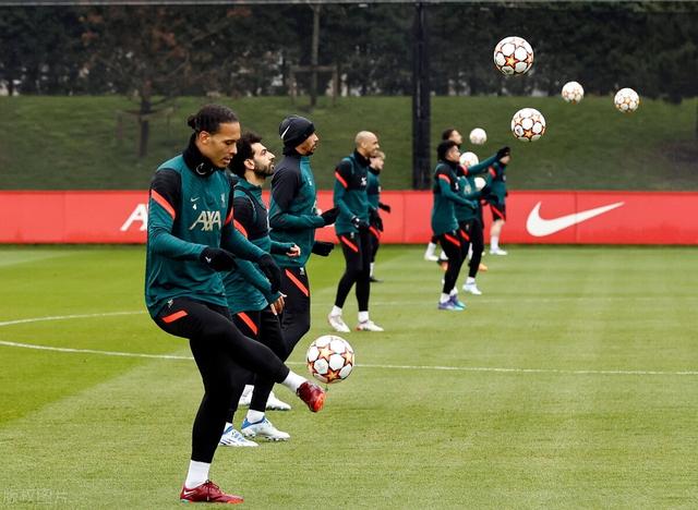 包含本菲卡发布备战花絮，冲刺阶段完成体检，足总杯任务艰巨，赛季目标并未改变的词条