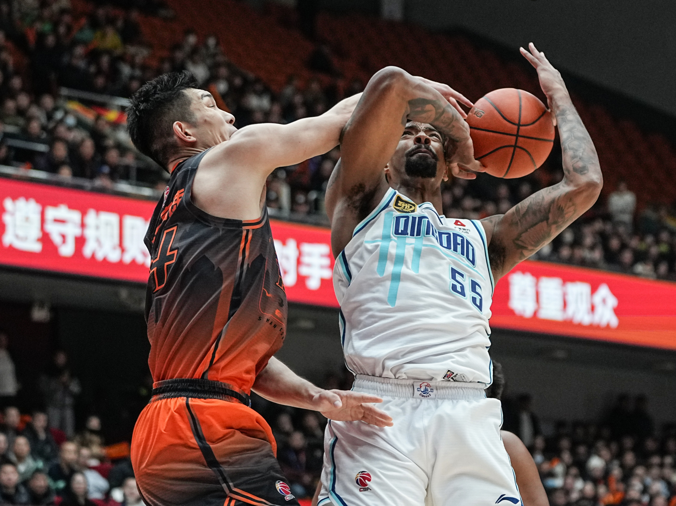 转会期突围战来临；拉齐奥围绕NBA季后赛队长鼓劲；球迷炸锅；纪律约束更严格的简单介绍